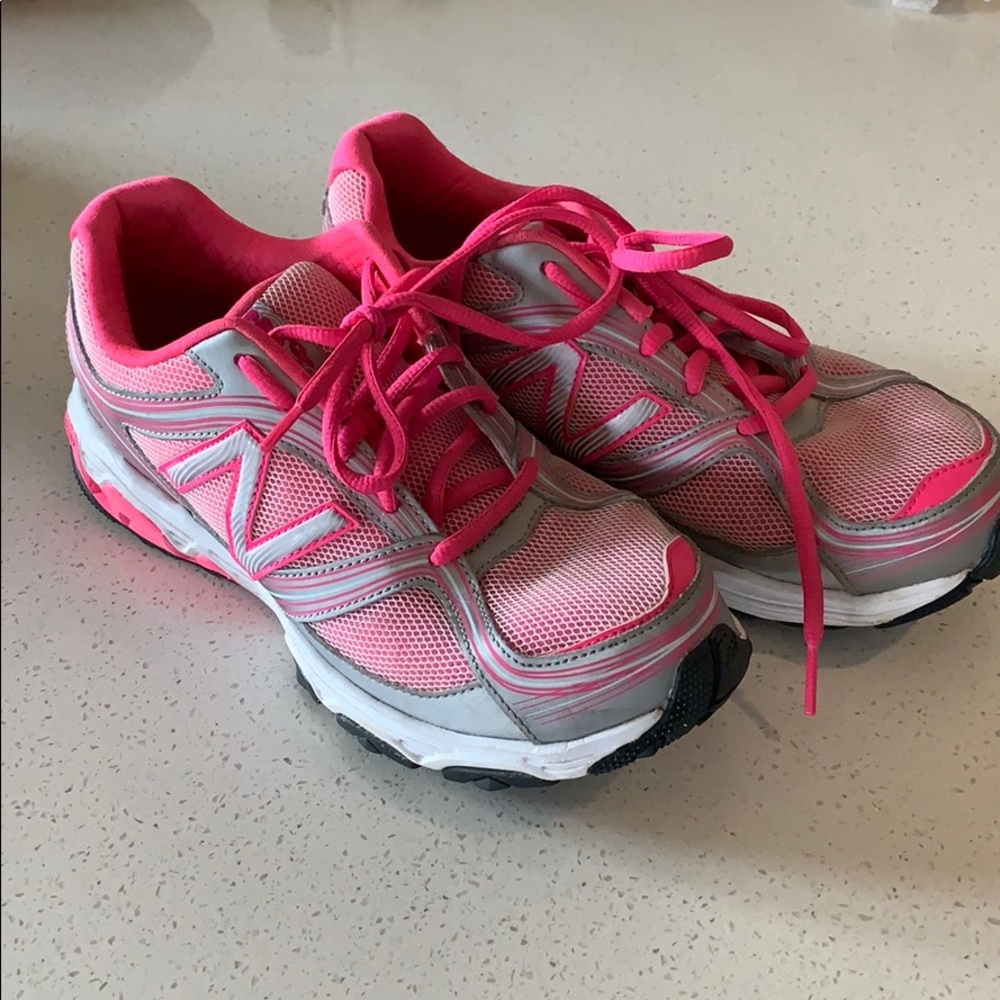 Girls New Balance Running Shoe Size 4.5